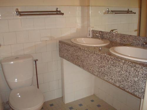 Hotel Syracuse Chalon-sur-Saone Luaran gambar